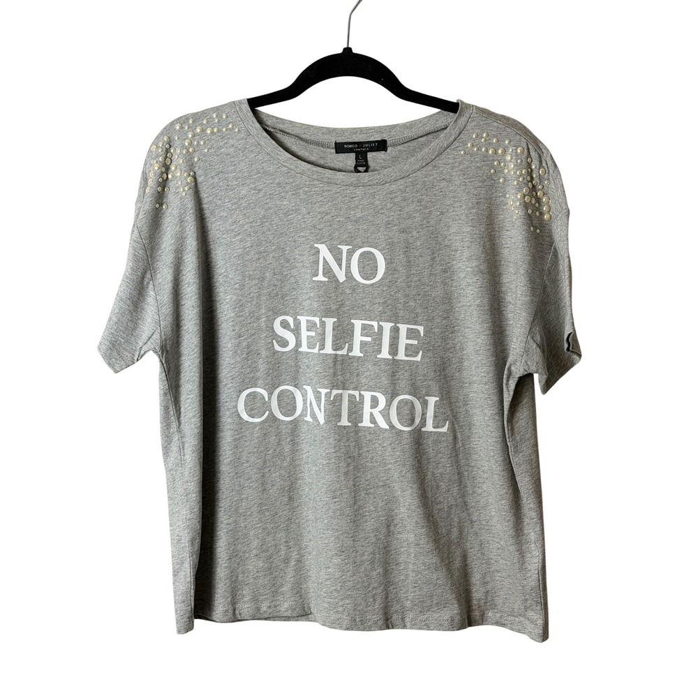 Pearl Embellished Romeo‎ + Juliet Graphic Tee No Selfie L NWT